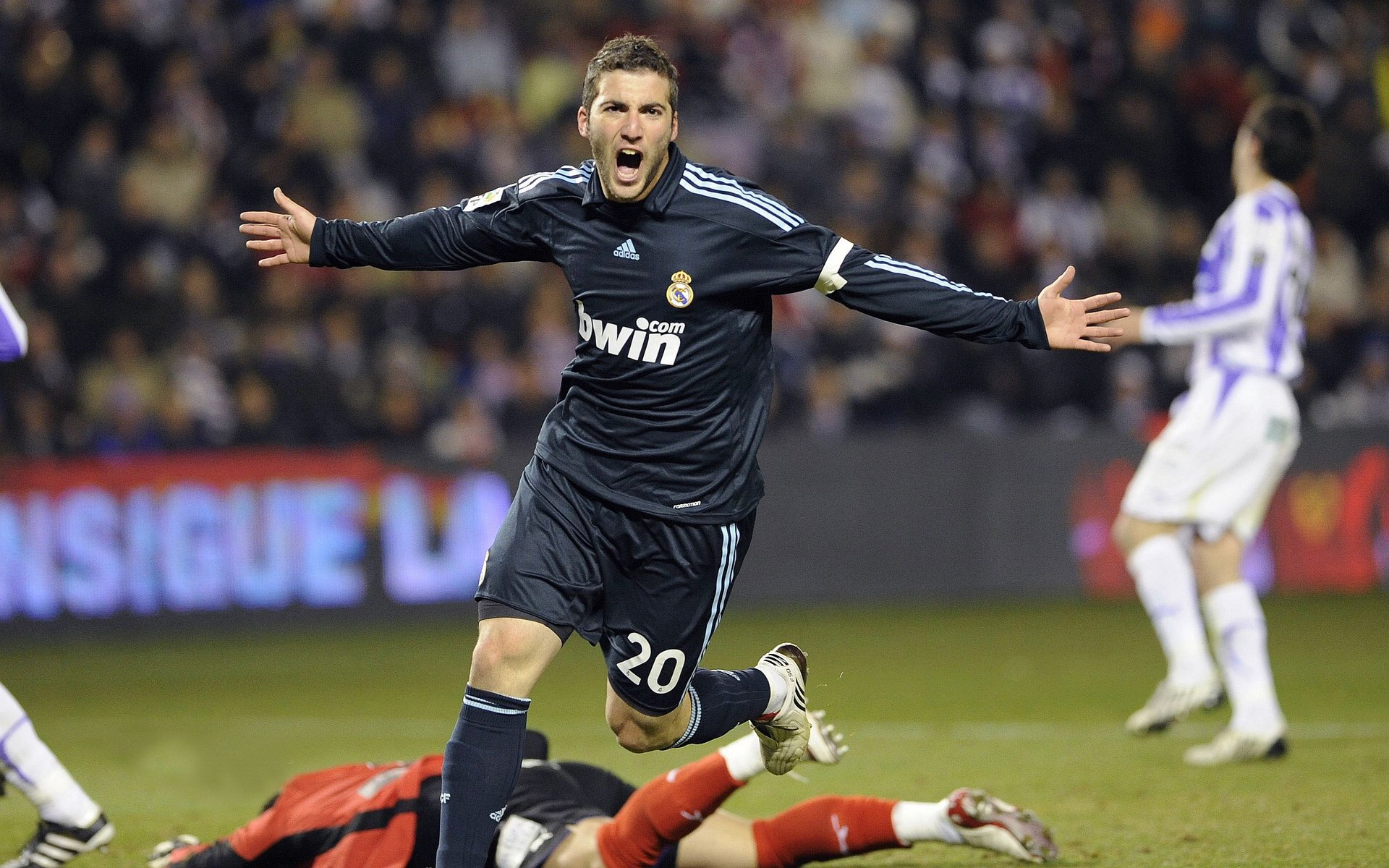 爱游戏体验-《电竞职业选手的生活方式：饮食、锻炼与精神调整》，电竞职业选手日常生活